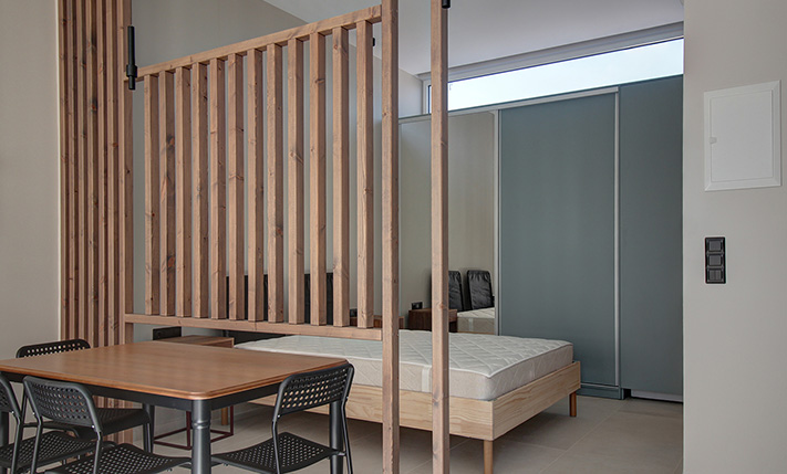 A BRIGHT & JUST RENOVATED STUDIO APARTMENT