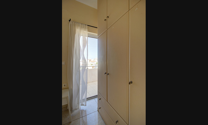 LARGE BALCONIES & UNOBSTRUCTED SEA VIEWS