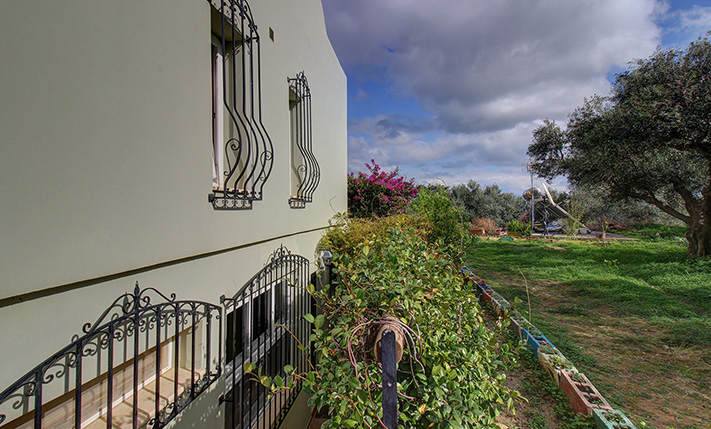 STUDIO APARTMENT AMONG THE OLIVE GROVES