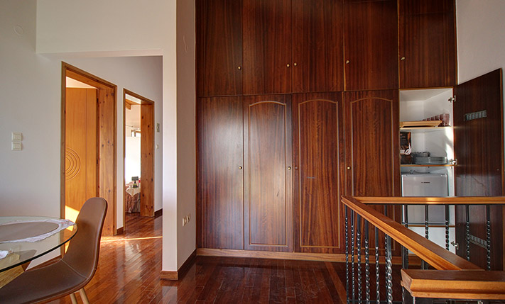 WITH A SHARED POOL & VIEWS OVER KOURNAS LAKE