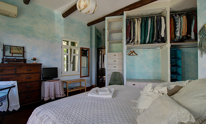 VILLA IN LUXURIOUS POSITION