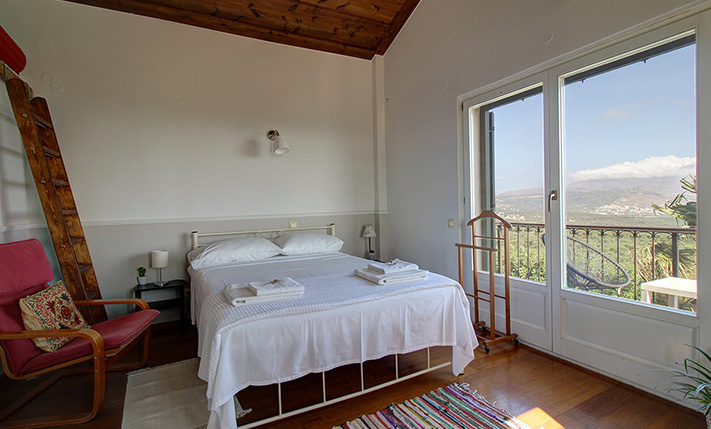 VILLA IN LUXURIOUS POSITION