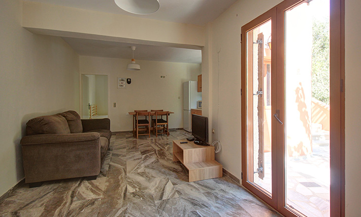 APARTMENT WITH A GARDEN AND PRIVACY