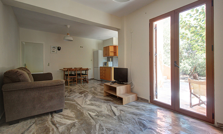 APARTMENT WITH A GARDEN AND PRIVACY