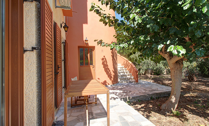 APARTMENT WITH A GARDEN AND PRIVACY