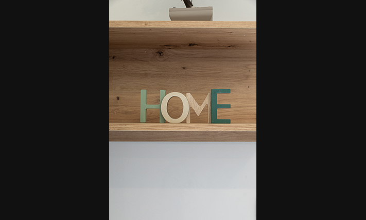 GROUND-LEVEL APT WITH A PRIVATE SWIMMING POOL