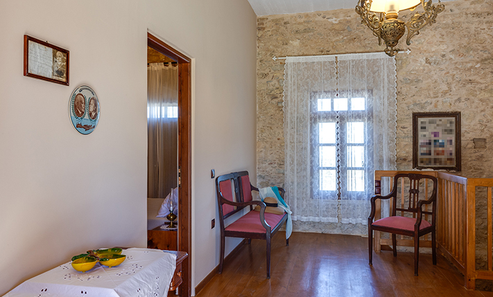 HISTORIC DETACHED BUILDING WITH GARDEN & VIEWS