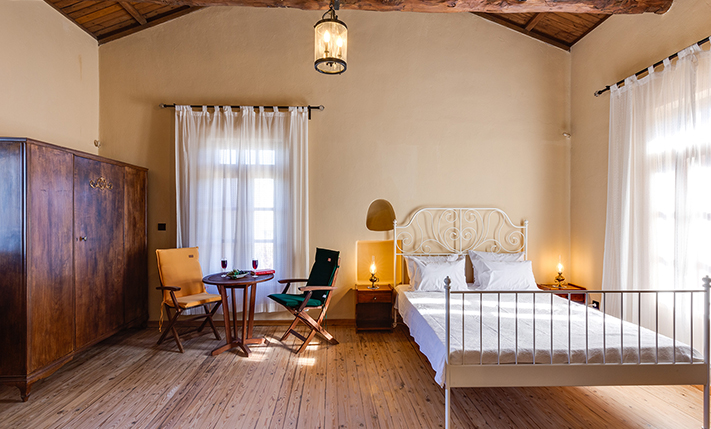 HISTORIC DETACHED BUILDING WITH GARDEN & VIEWS