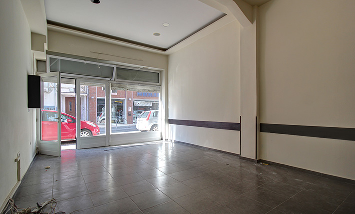 CENTRAL POINT ON A LOW-TRAFFIC STREET