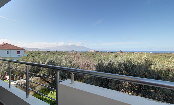 FAMILY SIZE APARTMENT WITH IMPRESSIVE SEA VIEWS