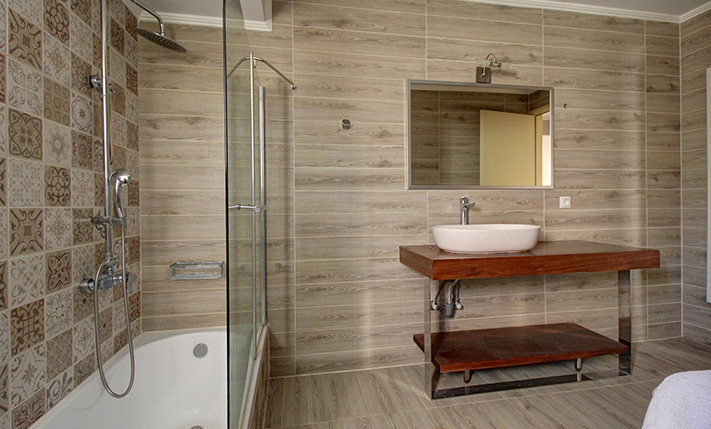 FAMILY SIZE APARTMENT WITH IMPRESSIVE SEA VIEWS