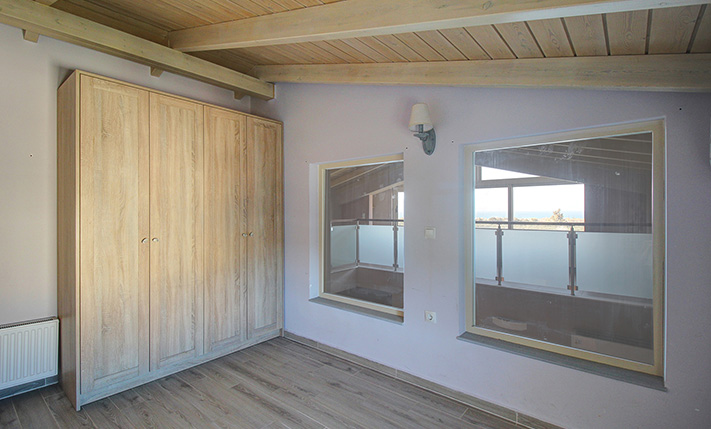 FAMILY SIZE APARTMENT WITH IMPRESSIVE SEA VIEWS