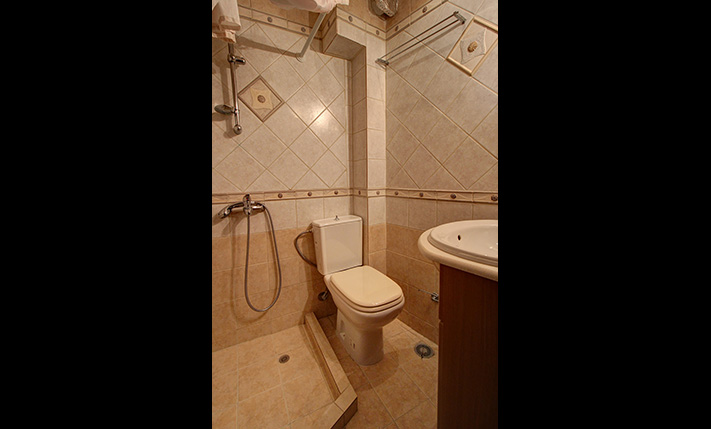 ΑPARTMENT WITH A ROOF TERRACE