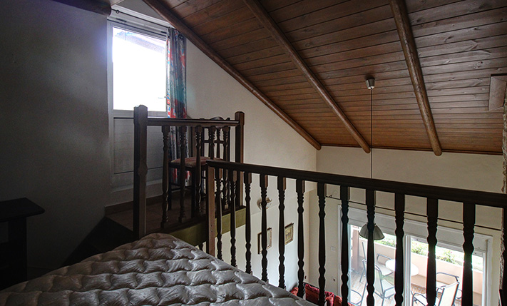 ΑPARTMENT WITH A ROOF TERRACE