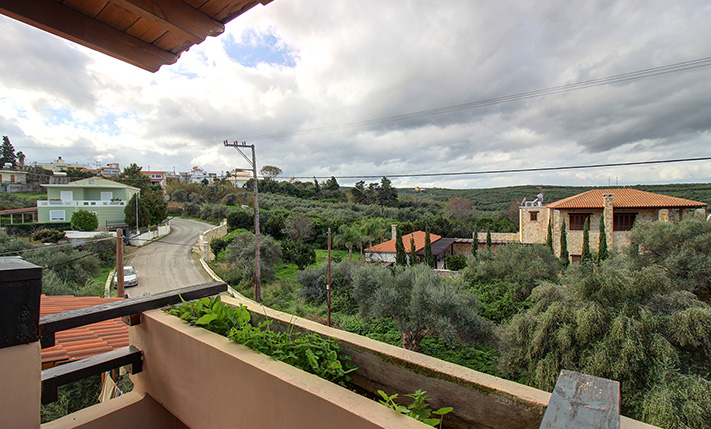 ΑPARTMENT WITH A ROOF TERRACE