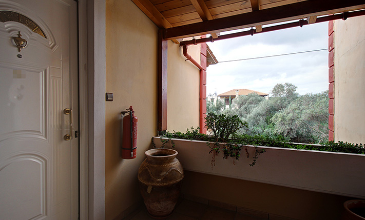 ΑPARTMENT WITH A ROOF TERRACE