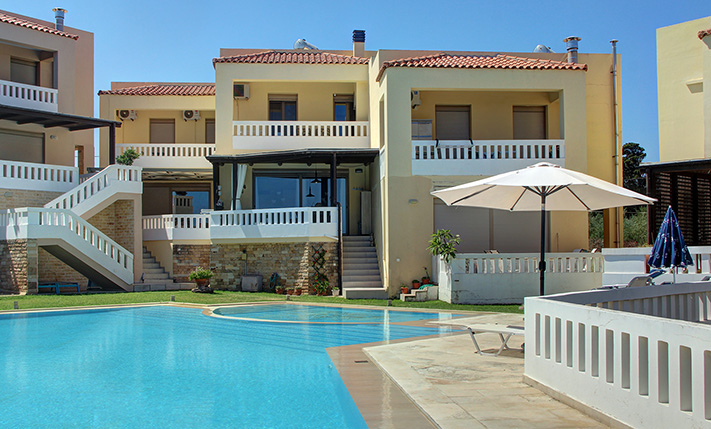 IN A RESIDENTIAL COMPLEX THAT OVERLOOKS THE SEA