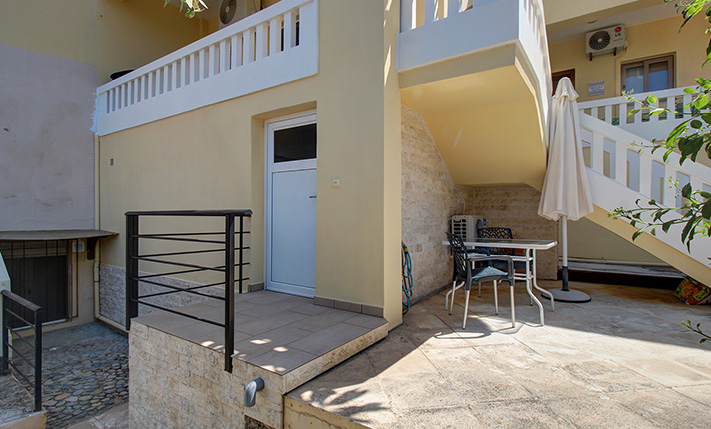 IN A RESIDENTIAL COMPLEX THAT OVERLOOKS THE SEA