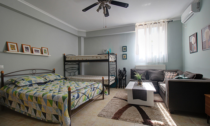 IN A RESIDENTIAL COMPLEX THAT OVERLOOKS THE SEA