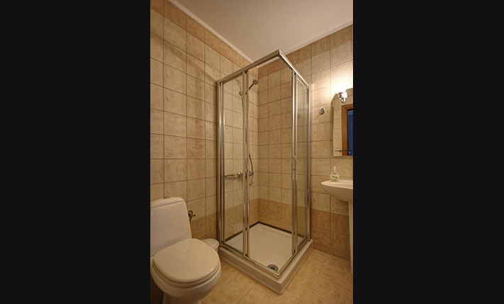 IN A RESIDENTIAL COMPLEX THAT OVERLOOKS THE SEA