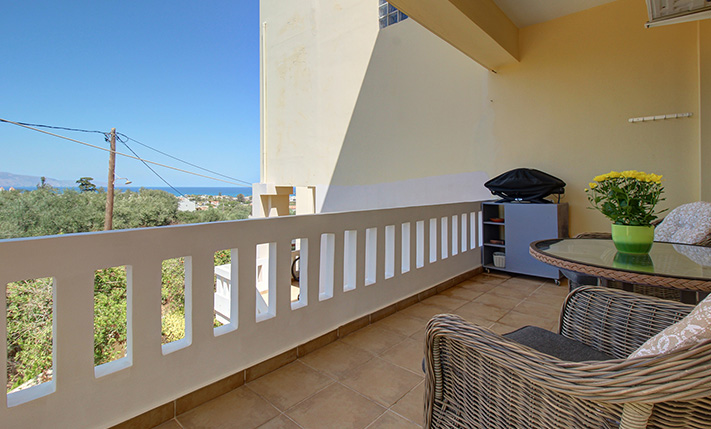 IN A RESIDENTIAL COMPLEX THAT OVERLOOKS THE SEA