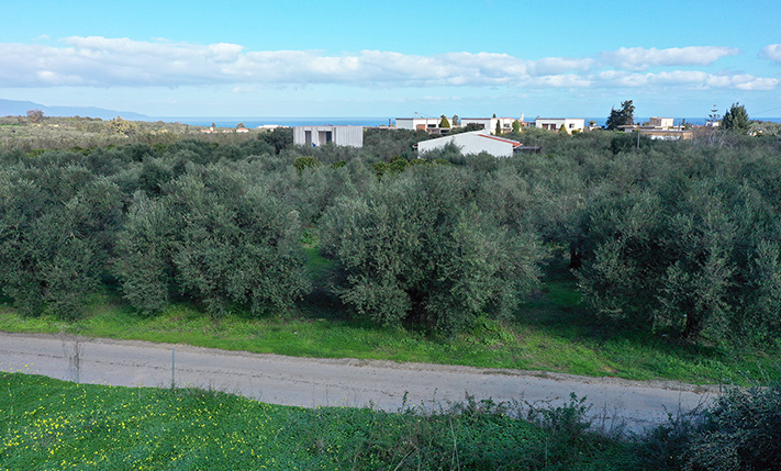 CLASSIC LAYOUT & NORTH-FACING SEA VIEWS