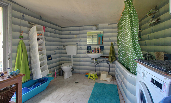 LARGE SEMI-CONVERTED STONE HOUSE