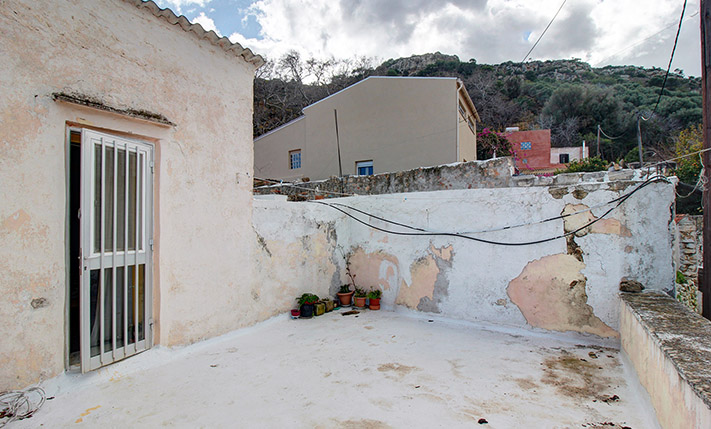 LARGE SEMI-CONVERTED STONE HOUSE