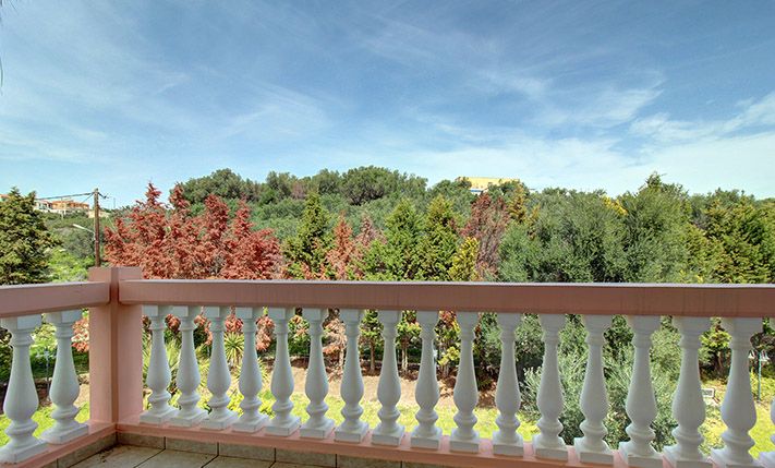 LUXURIOUS VILLA WITH HUGE GARDEN