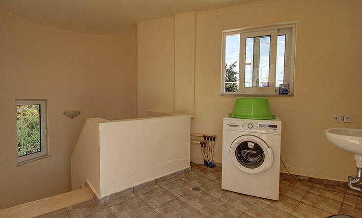 LUXURIOUS VILLA WITH HUGE GARDEN