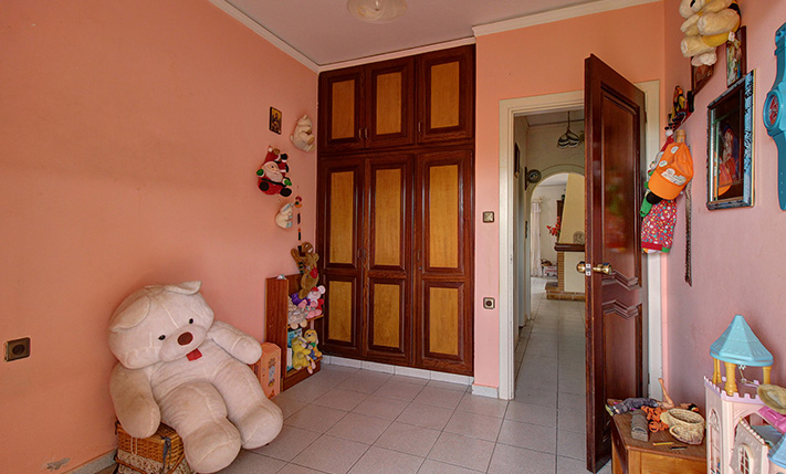 2 APTS & 1 COMMERCIAL PROPERTY COMPLEX