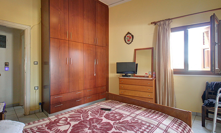 2 APTS & 1 COMMERCIAL PROPERTY COMPLEX