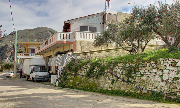 2 APTS & 1 COMMERCIAL PROPERTY COMPLEX