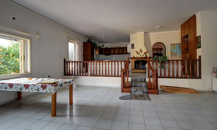 2 APTS & 1 COMMERCIAL PROPERTY COMPLEX