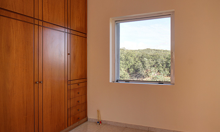 SPACIOUS HOUSE WEST OF CHANIA