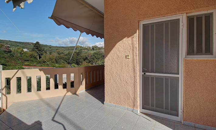 SPACIOUS HOUSE WEST OF CHANIA