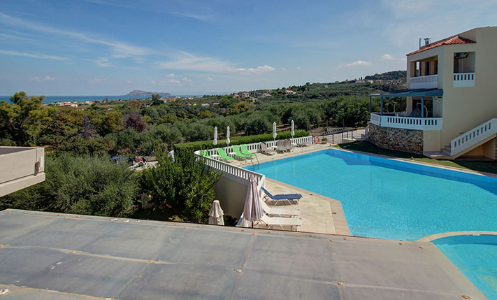 UNOBSTRUCTED SEA VIEWS & A LARGE SHARED POOL