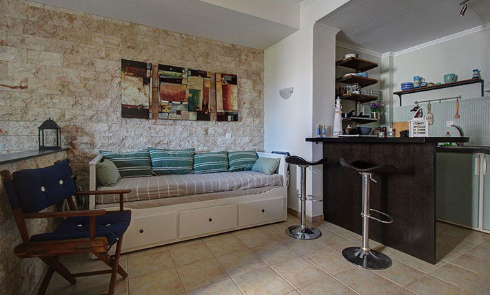 UNOBSTRUCTED SEA VIEWS & A LARGE SHARED POOL