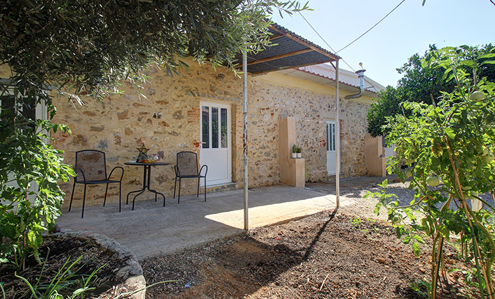 OLD RENOVATED HOUSE WITH A TERRACE & GARDEN