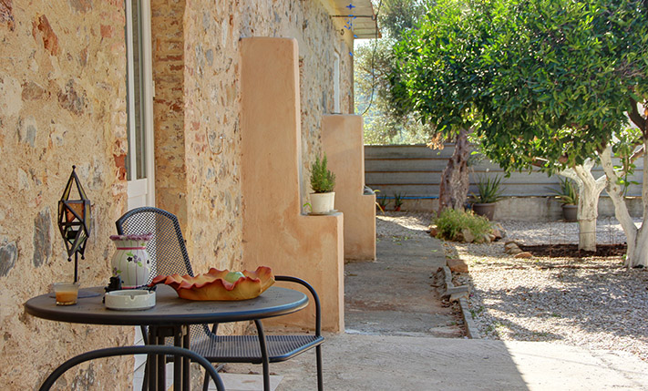 OLD RENOVATED HOUSE WITH A TERRACE & GARDEN