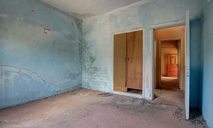 BEAUTIFUL HOUSE WITH BRIGHT ROOMS