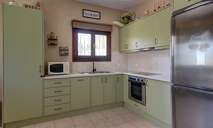 COSY & QUAINT BUNGALOW IN LUSH SURROUNDINGS