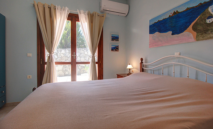 COSY & QUAINT BUNGALOW IN LUSH SURROUNDINGS