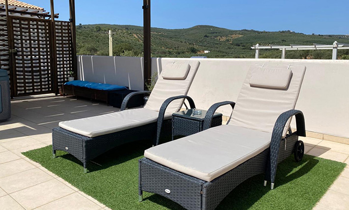 COSY & QUAINT BUNGALOW IN LUSH SURROUNDINGS