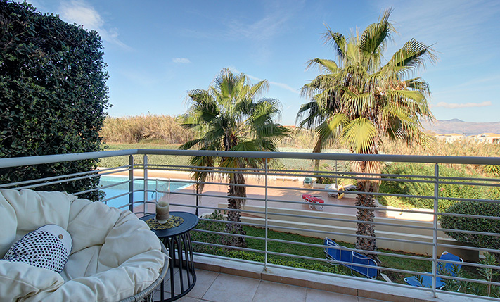 PERFECTLY PLACED IN A COMPLEX WITH A LARGE POOL