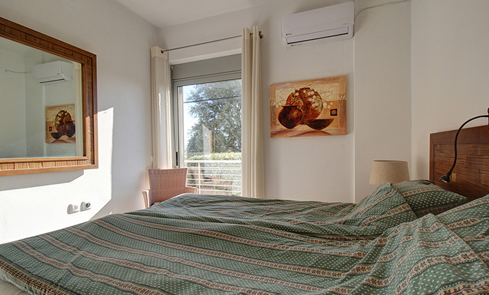 PERFECTLY PLACED IN A COMPLEX WITH A LARGE POOL