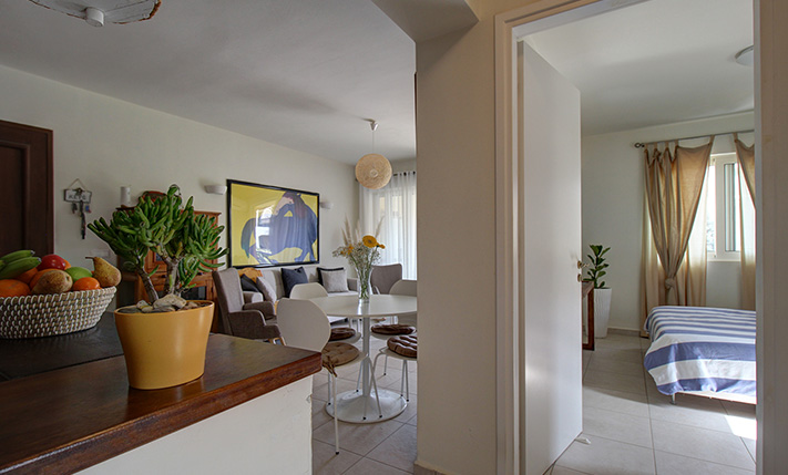 2-STOREY MAISONETTE IN BEACHFRONT COMPLEX