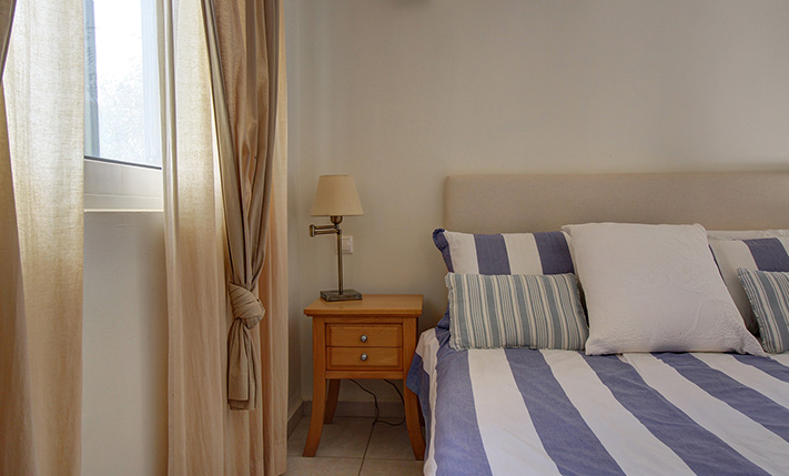 2-STOREY MAISONETTE IN BEACHFRONT COMPLEX