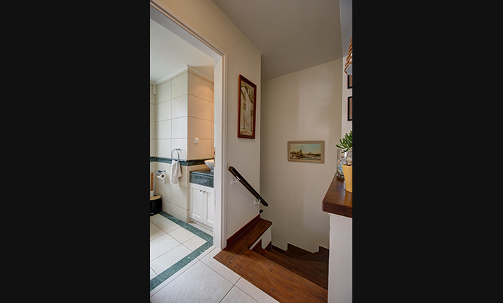 2-STOREY MAISONETTE IN BEACHFRONT COMPLEX