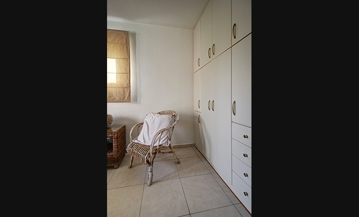 2-STOREY MAISONETTE IN BEACHFRONT COMPLEX